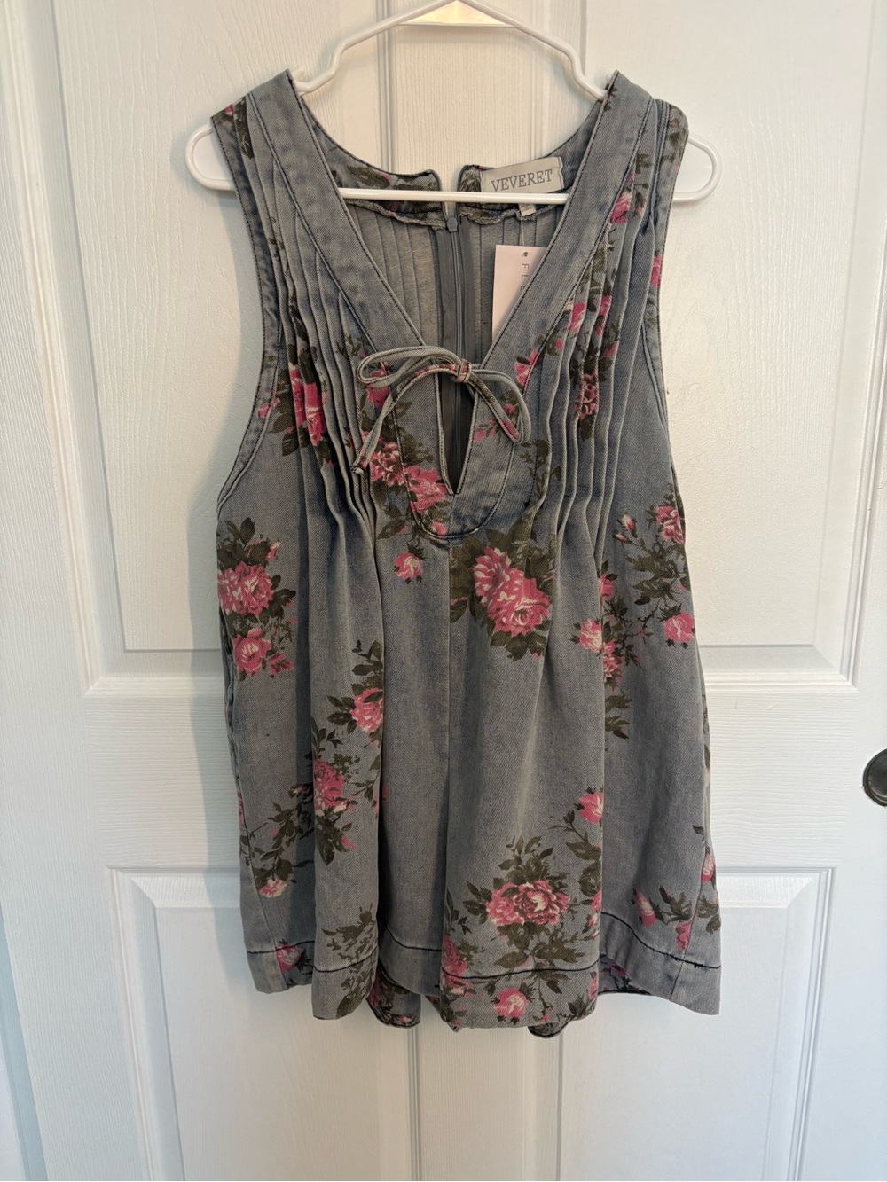 Veveret Floral Pleated Denim Romper Pink Rose Tie Front NWT - Picture 2 of 13